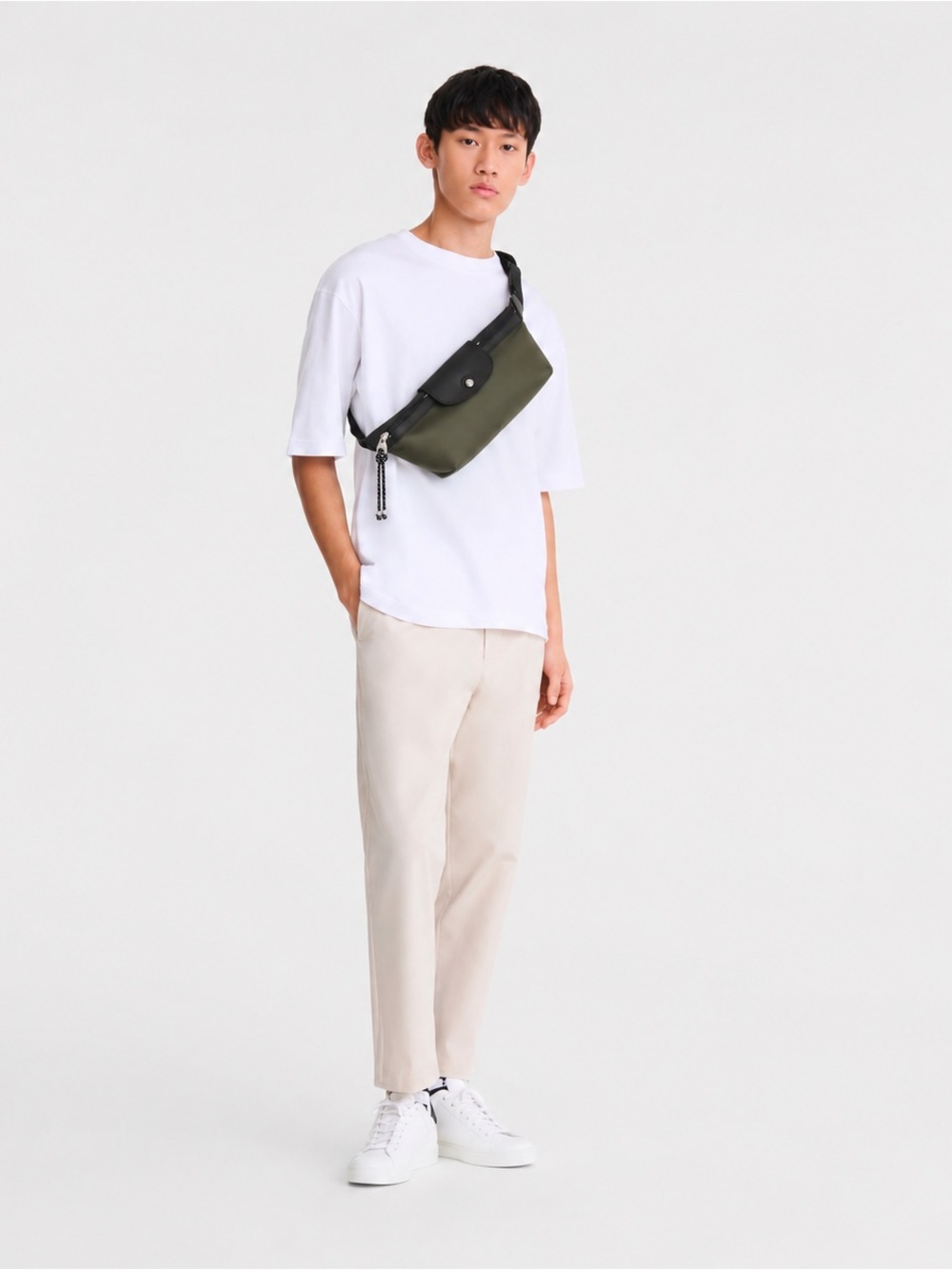 L0ngchamp energy Sling Bag forest green
